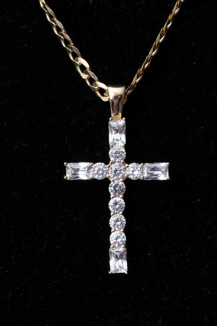 A silver gilt 925 chain attached with 14ct gold CZ - Image 2 of 3