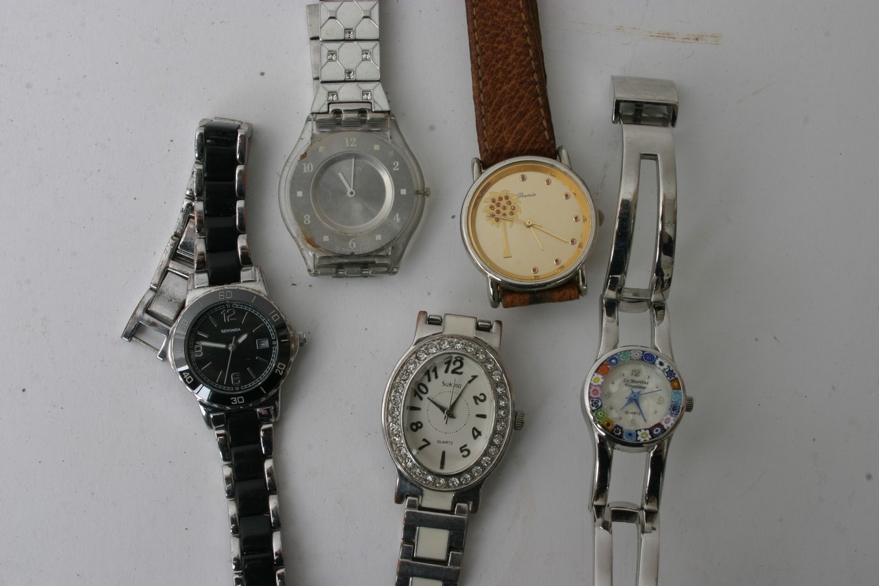 A bag containing various designer quartz watches, - Image 3 of 3