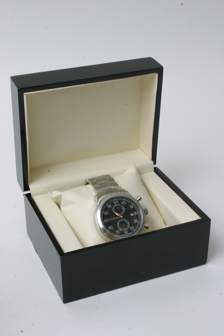 A boxed gentleman's GANT chronograph - Image 2 of 7