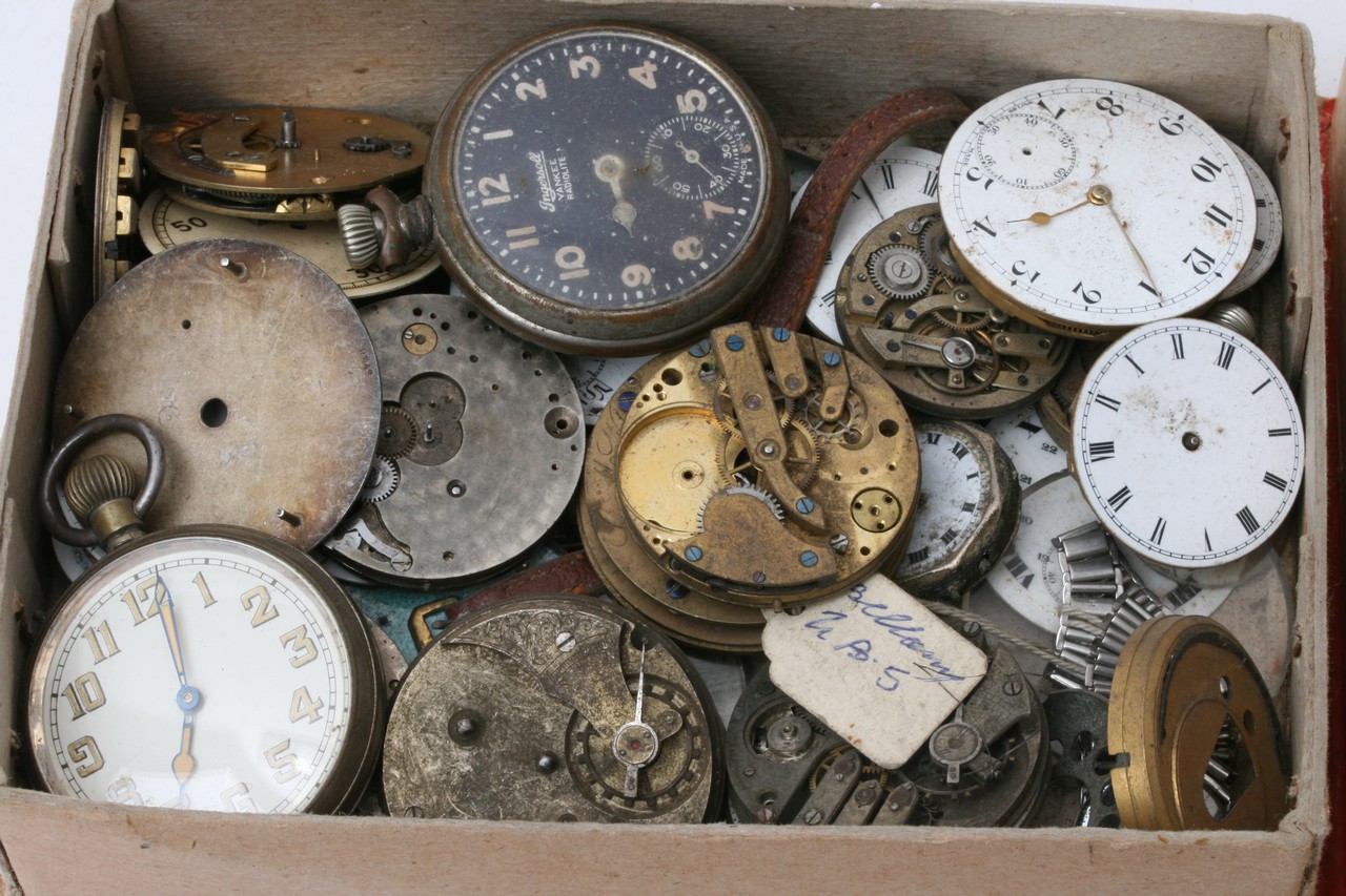 Two boxes containing various pocket watch - Image 3 of 3