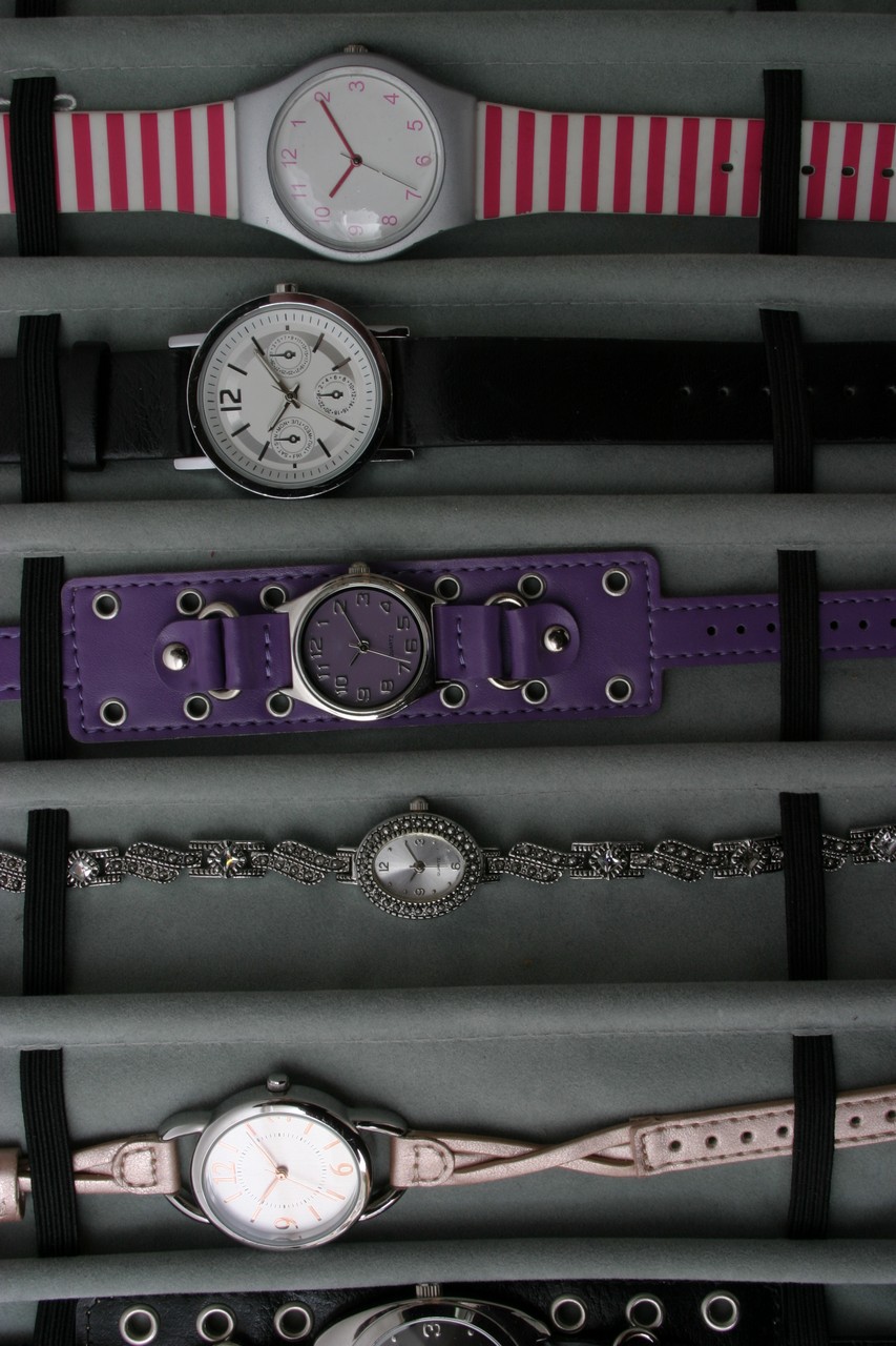 A roll up case of 18 salesman sample watches - Image 5 of 5