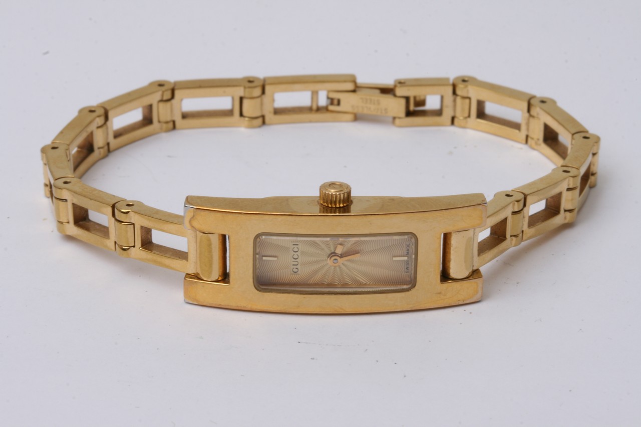 A Gucci watch with a plated strap - Image 3 of 4