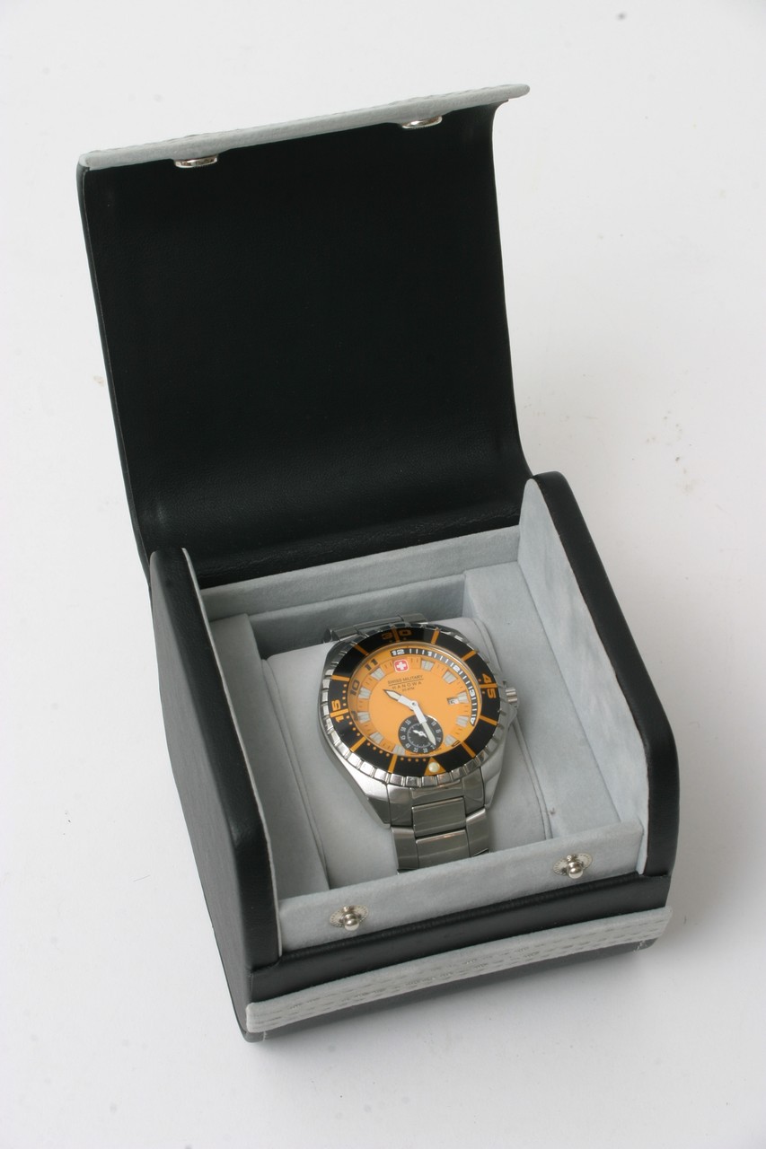 A boxed Gentleman's Swiss military Hanowa watch. - Image 2 of 7