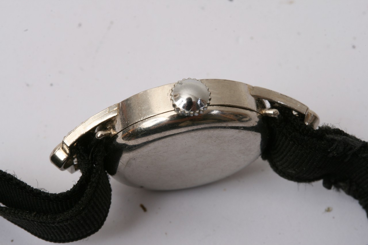 A vintage lady's cocktail watch set with diamonds. - Image 4 of 4