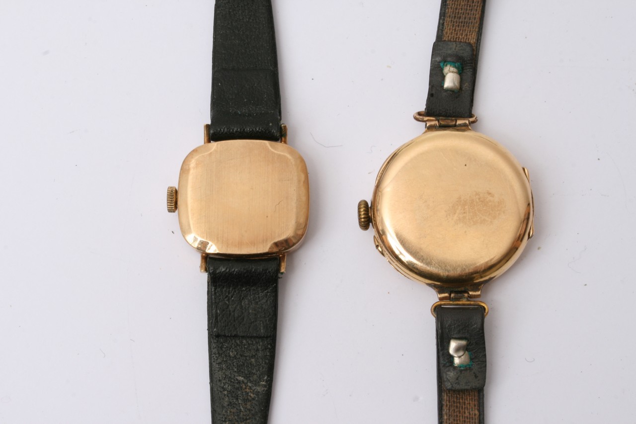 A 15ct gold wristwatch with Arabic dial and 9ct go - Image 2 of 3