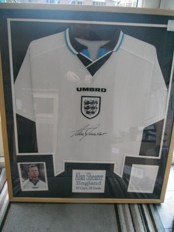 Alan Shearer Signed Framed England Shirt: Expensively framed Euro 96 shirt signed clearly in