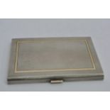 A silver cigarette case (230 grams)