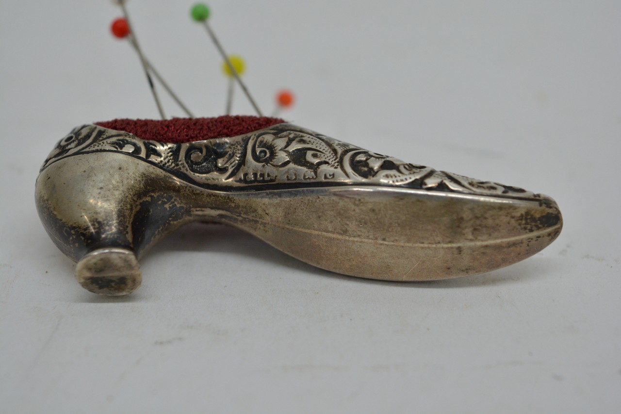 Small antique hall marked silver pin cushion in th - Image 3 of 3