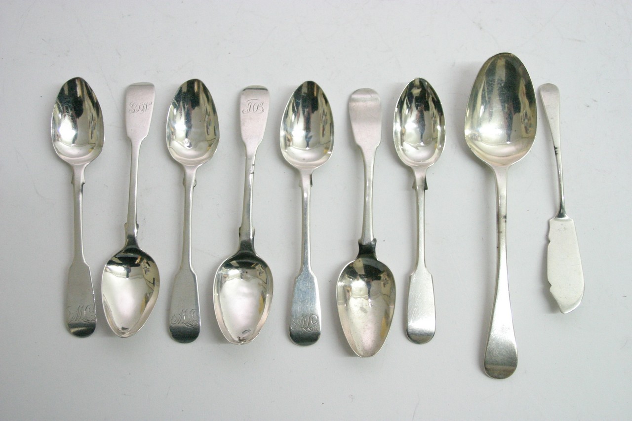 Eight silver hallmarked spoons and a silver hallma - Image 2 of 4