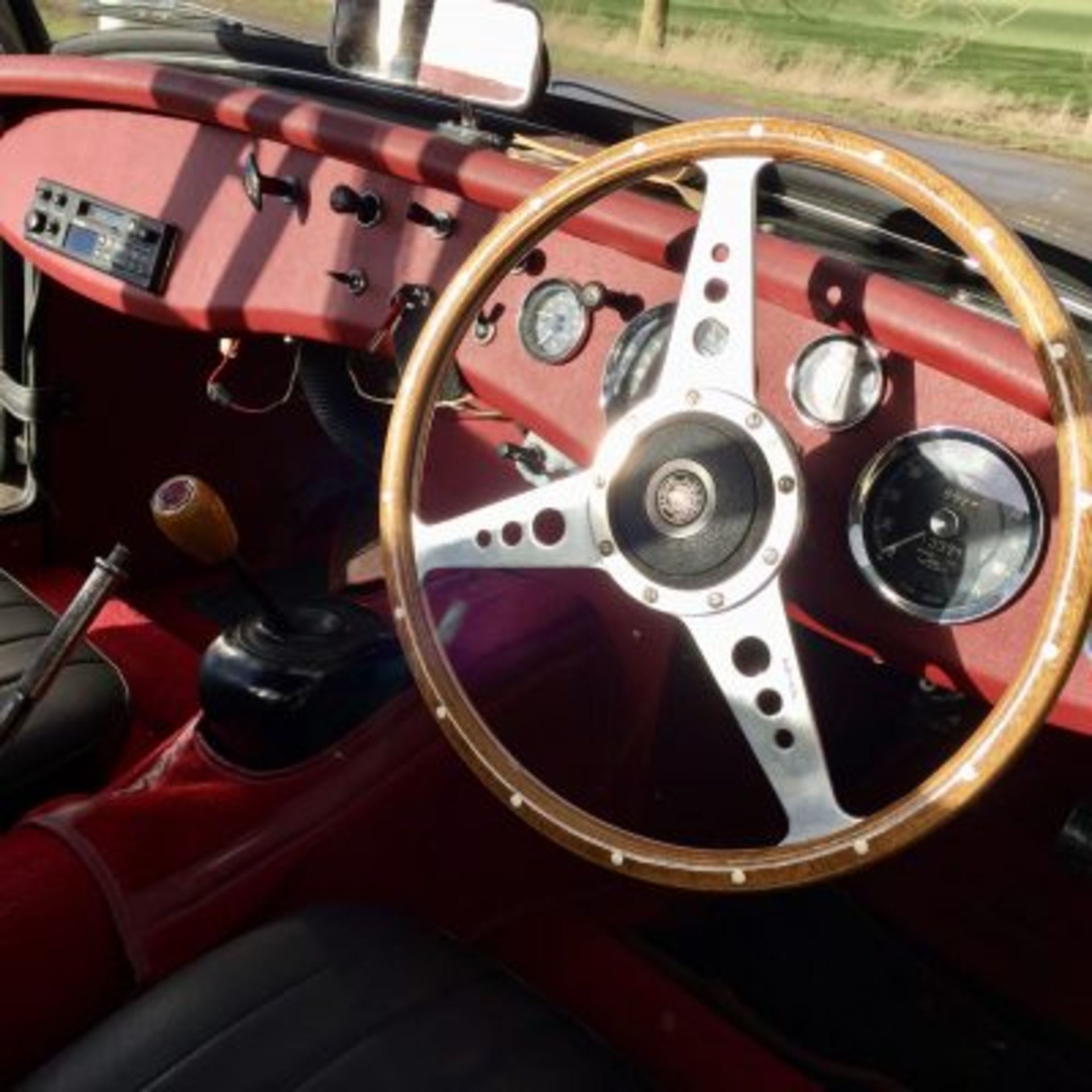 WITHDRAWN - MG Midget Chrome Bumper 1961 - This 1961 “Midget” is a non-restored , early model car - Image 5 of 5