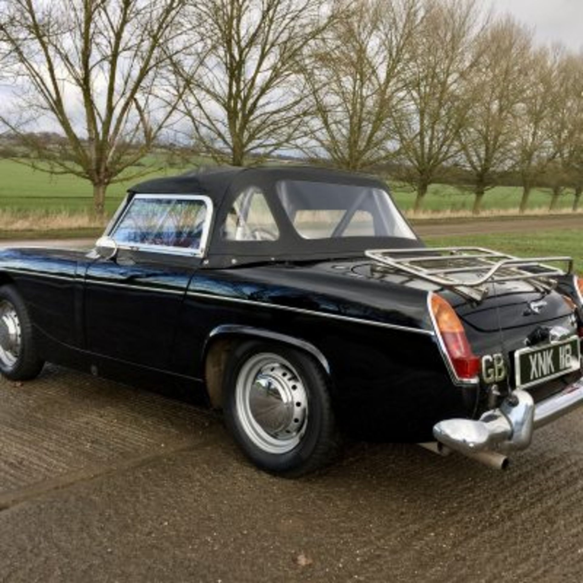 WITHDRAWN - MG Midget Chrome Bumper 1961 - This 1961 “Midget” is a non-restored , early model car - Image 3 of 5