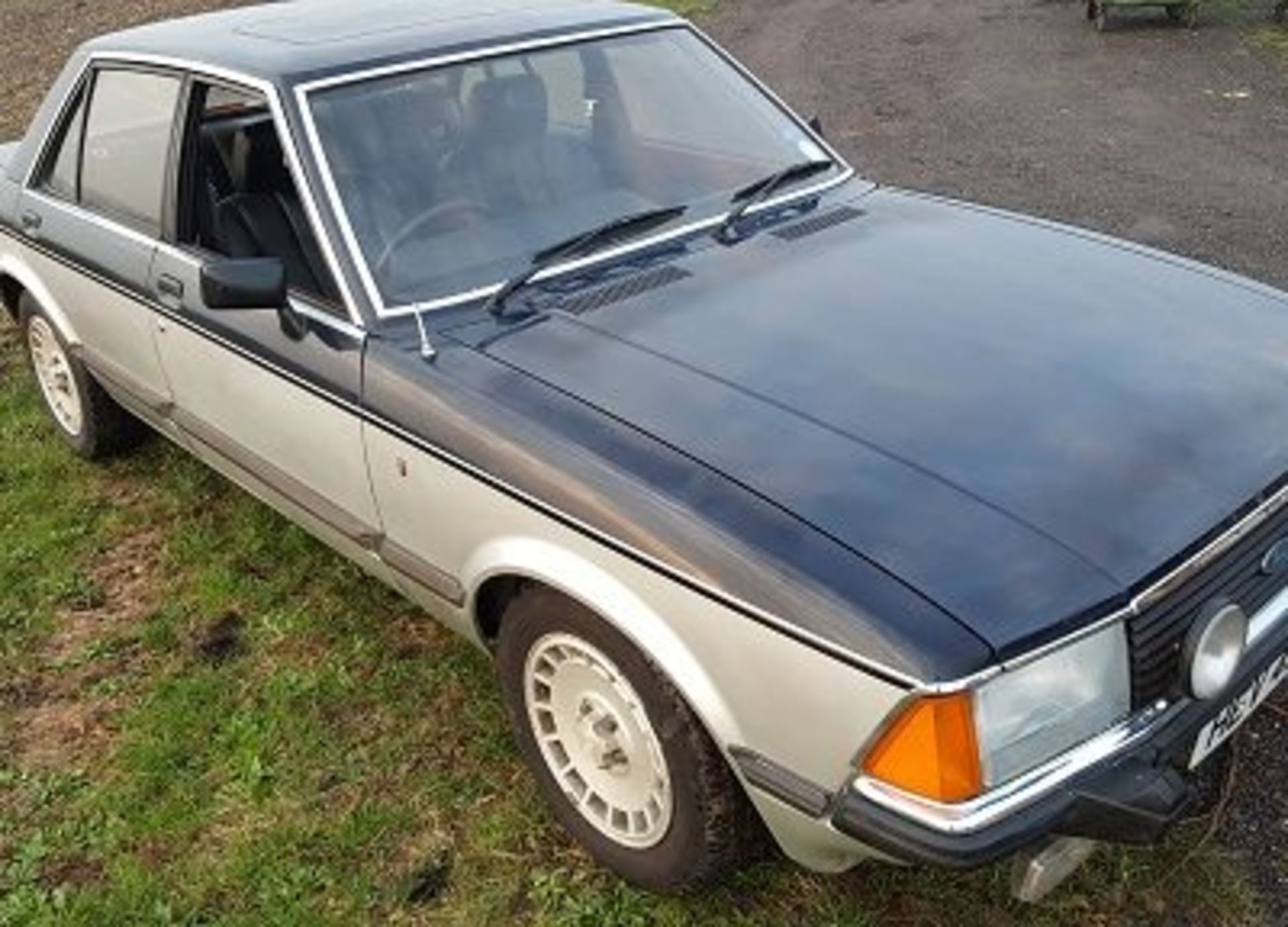 Ford Granada 2.8 Ghia “Sapphire” 1979 - We are pleased to say that the vendor of this rare of rare - Image 2 of 13