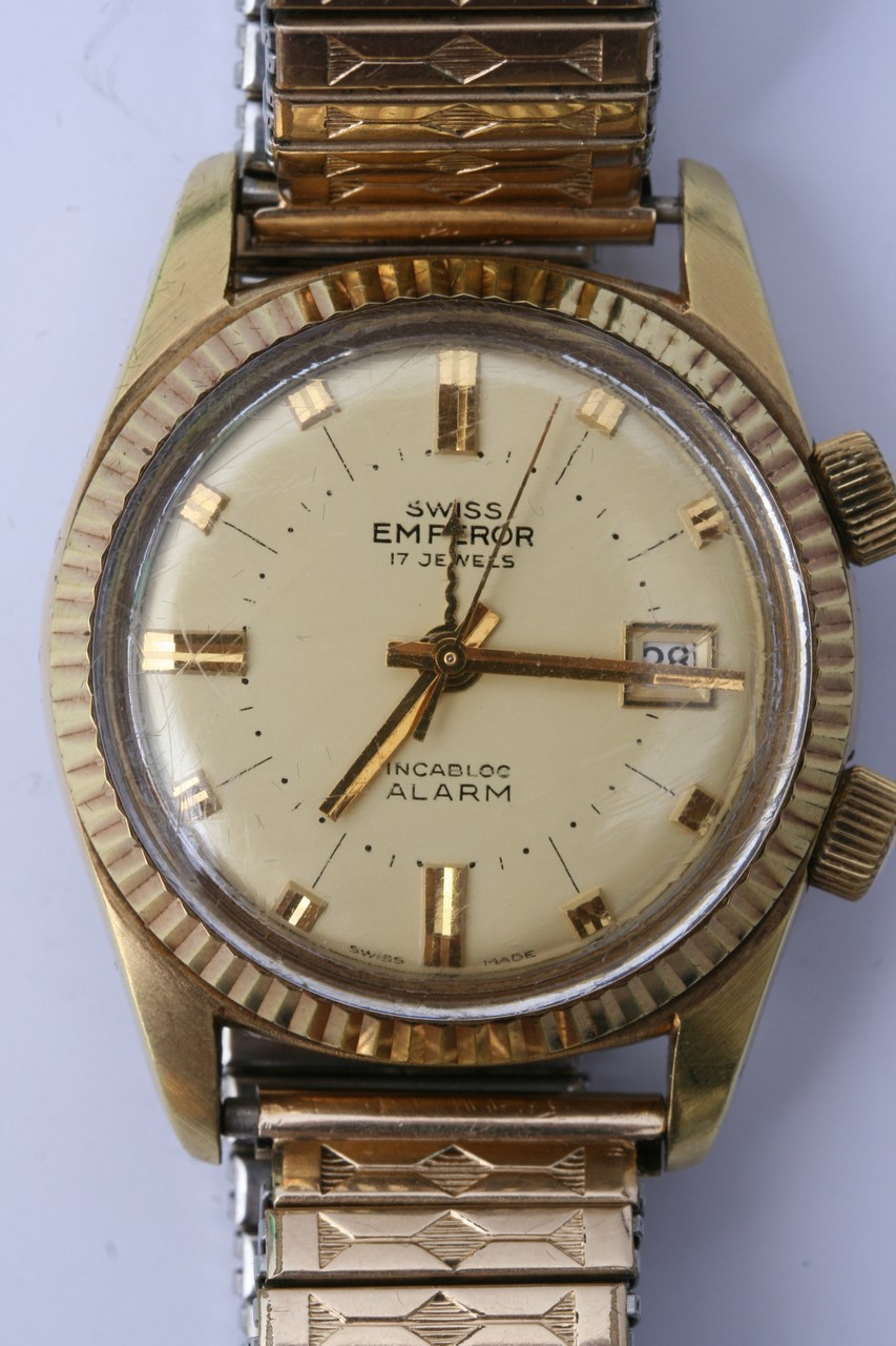 A gold tone Swiss Emperor 17 jewel wristwatch with baton numerals and date aperture. - Image 3 of 4