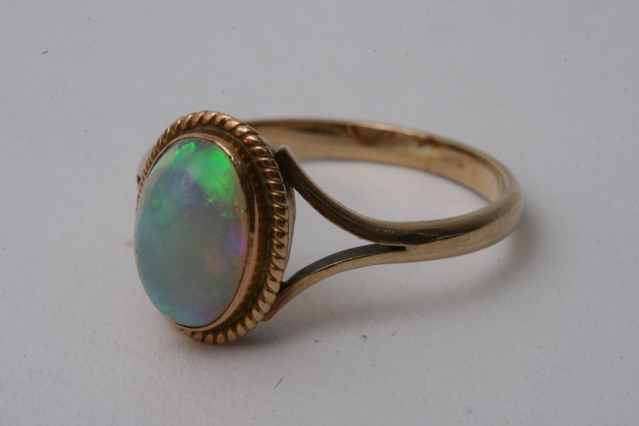 An opal ring - Image 3 of 3