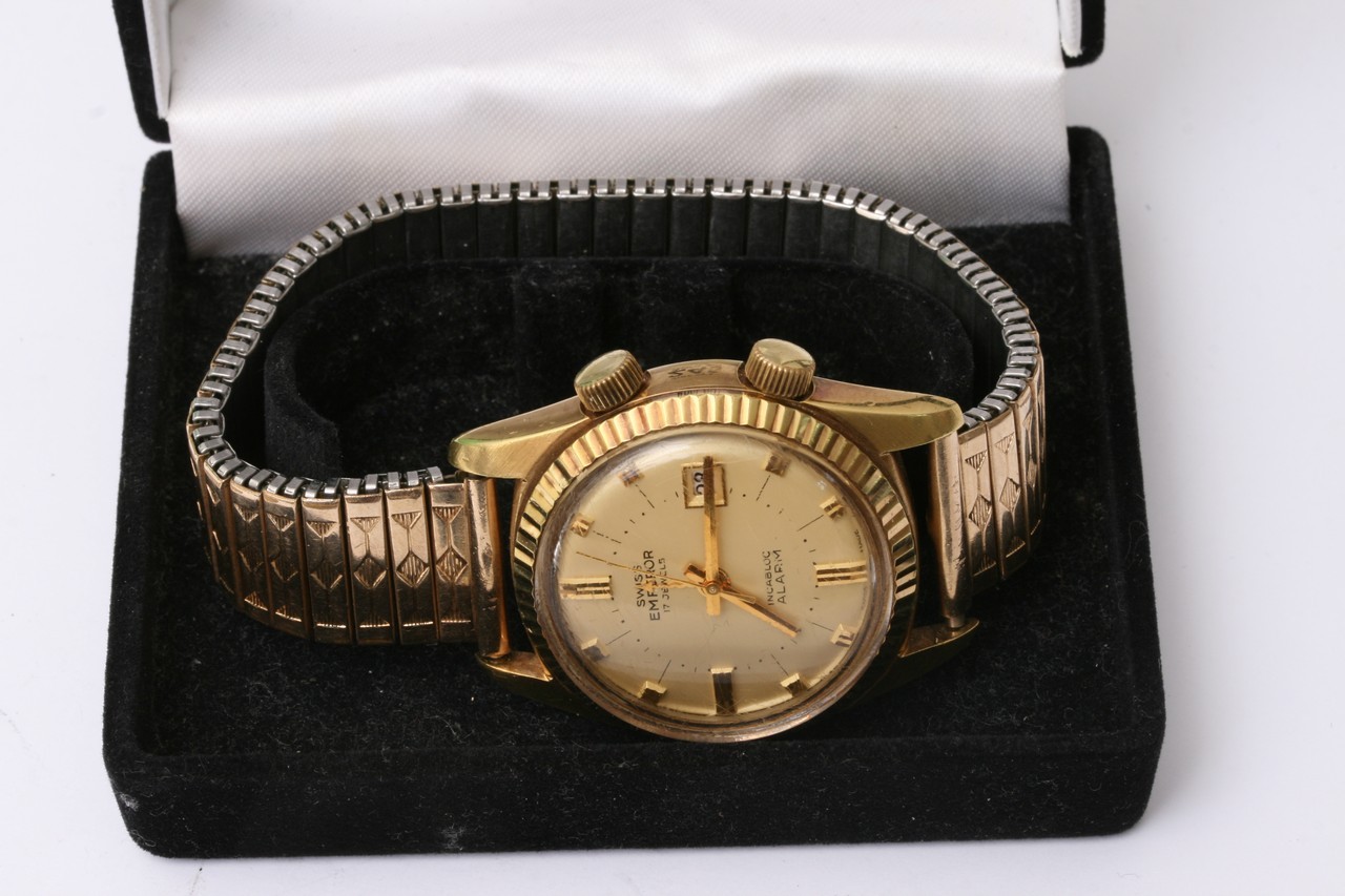 A gold tone Swiss Emperor 17 jewel wristwatch with baton numerals and date aperture. - Image 2 of 4