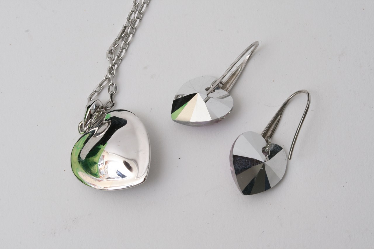 A Swarovski heart shaped pendant and matching earr - Image 4 of 4