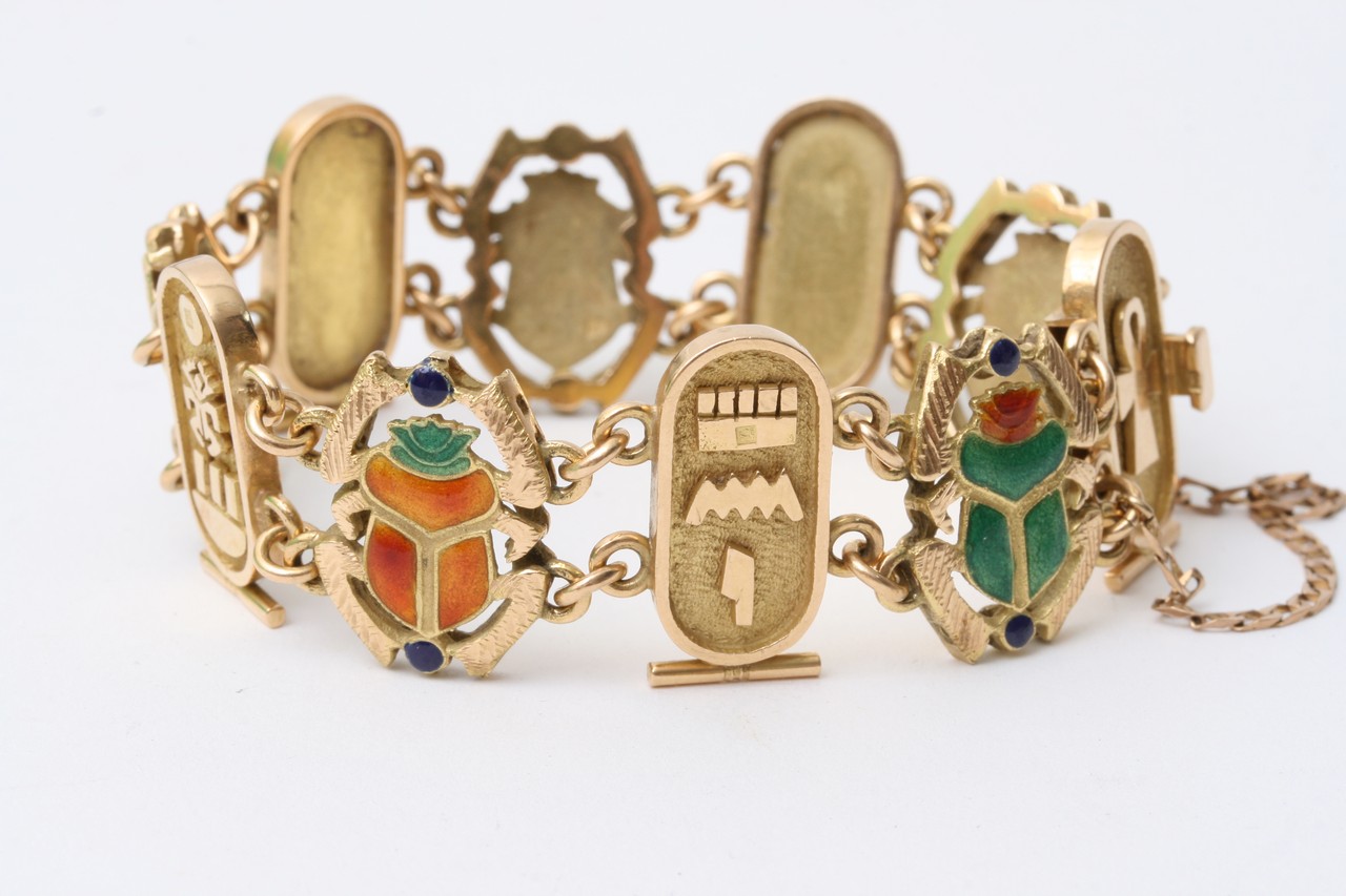 An 18ct gold and enamel bracelet with alternating - Image 3 of 3