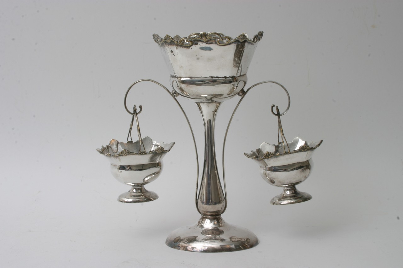 A silver plated epergne with twin handle baskets - Image 2 of 2