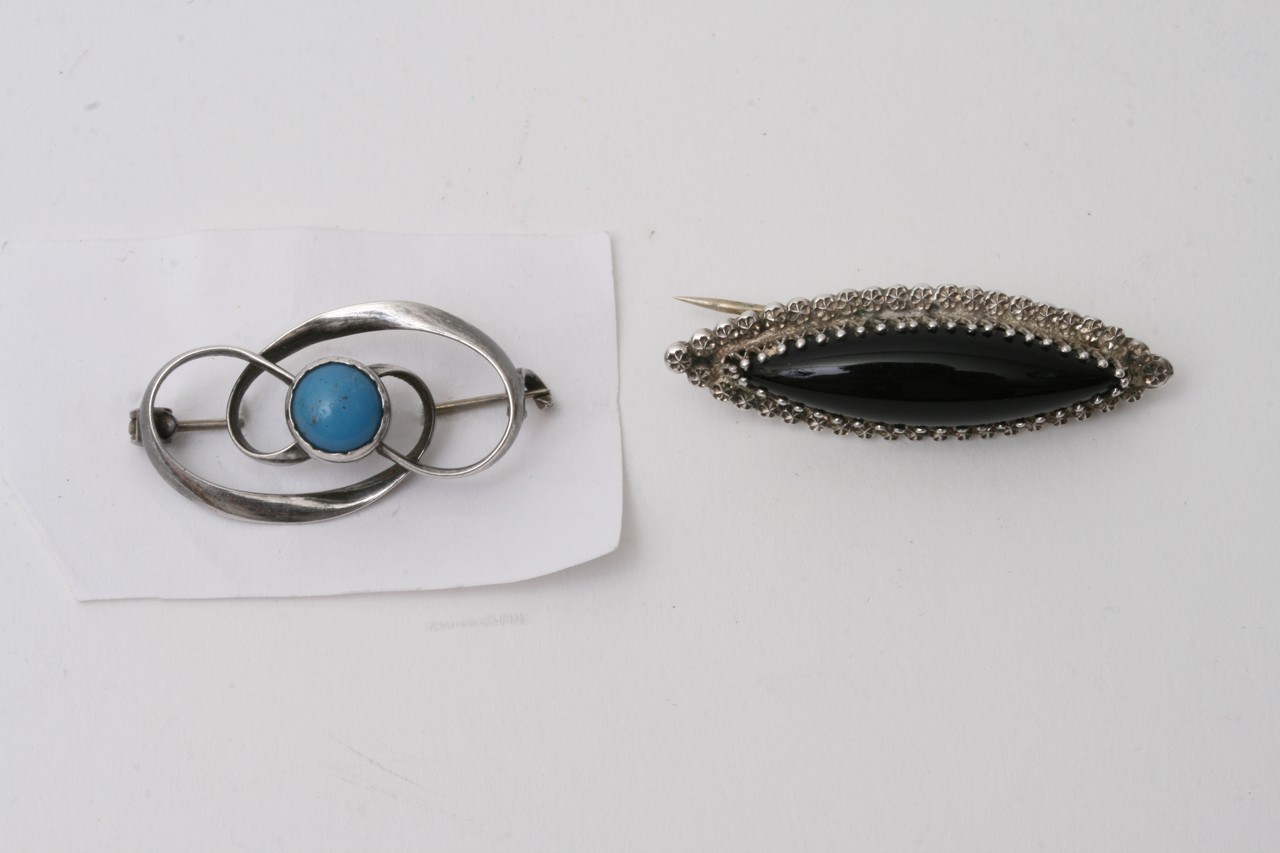 Five brooches including Chorrer brooches - Image 4 of 4