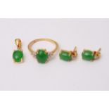 A 925 silver and gold plated jewellery set comprising of a ring inset with jade and six white stones