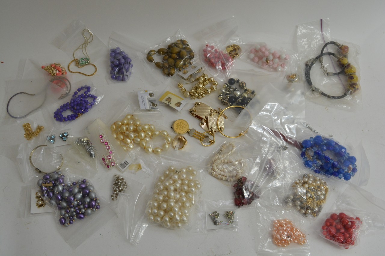 Another box of costume jewellery.