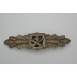 A German WW2 Style Close Combat Clasp in silver gr