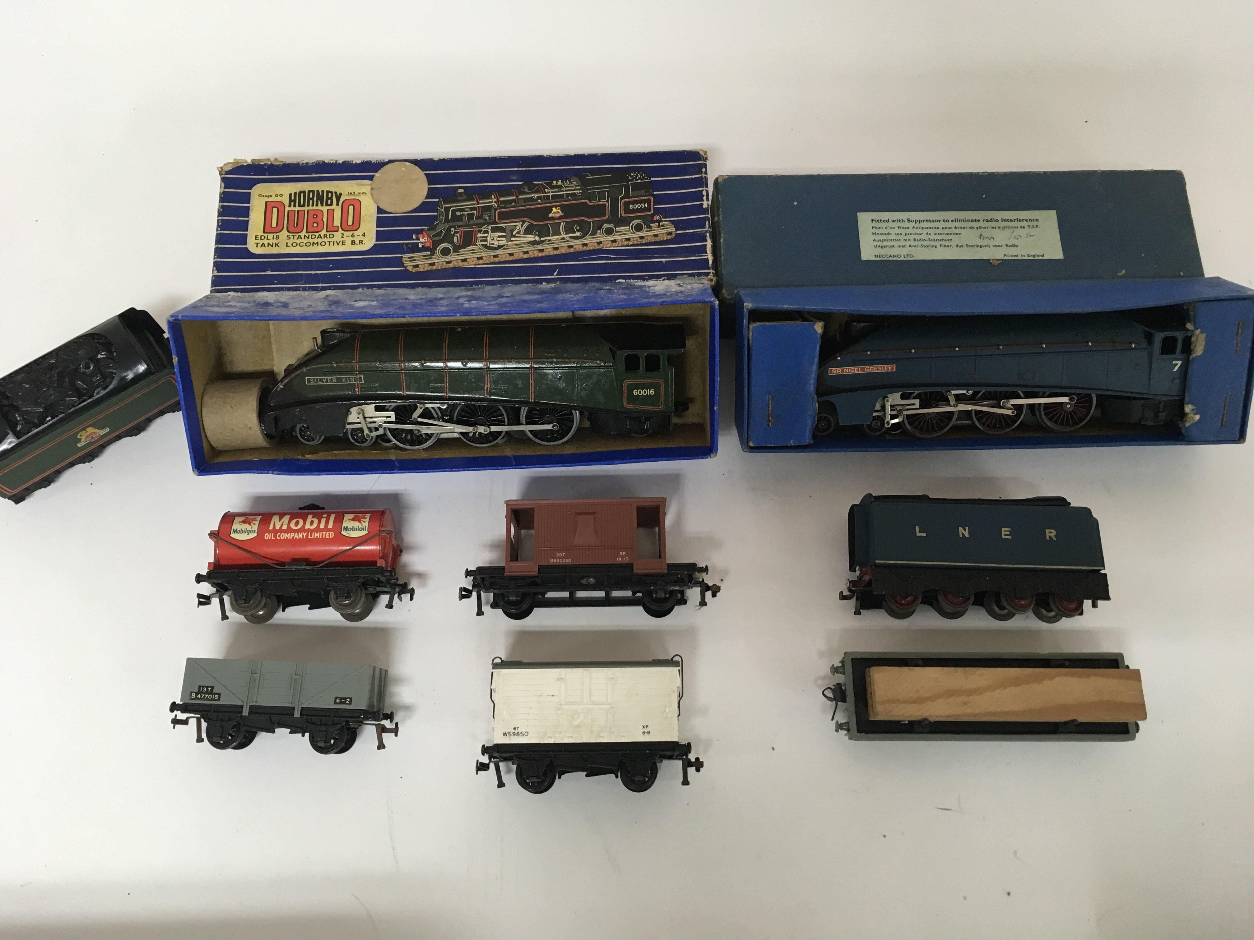 A small collection of boxed Hornby OO gauge railwa - Image 3 of 3