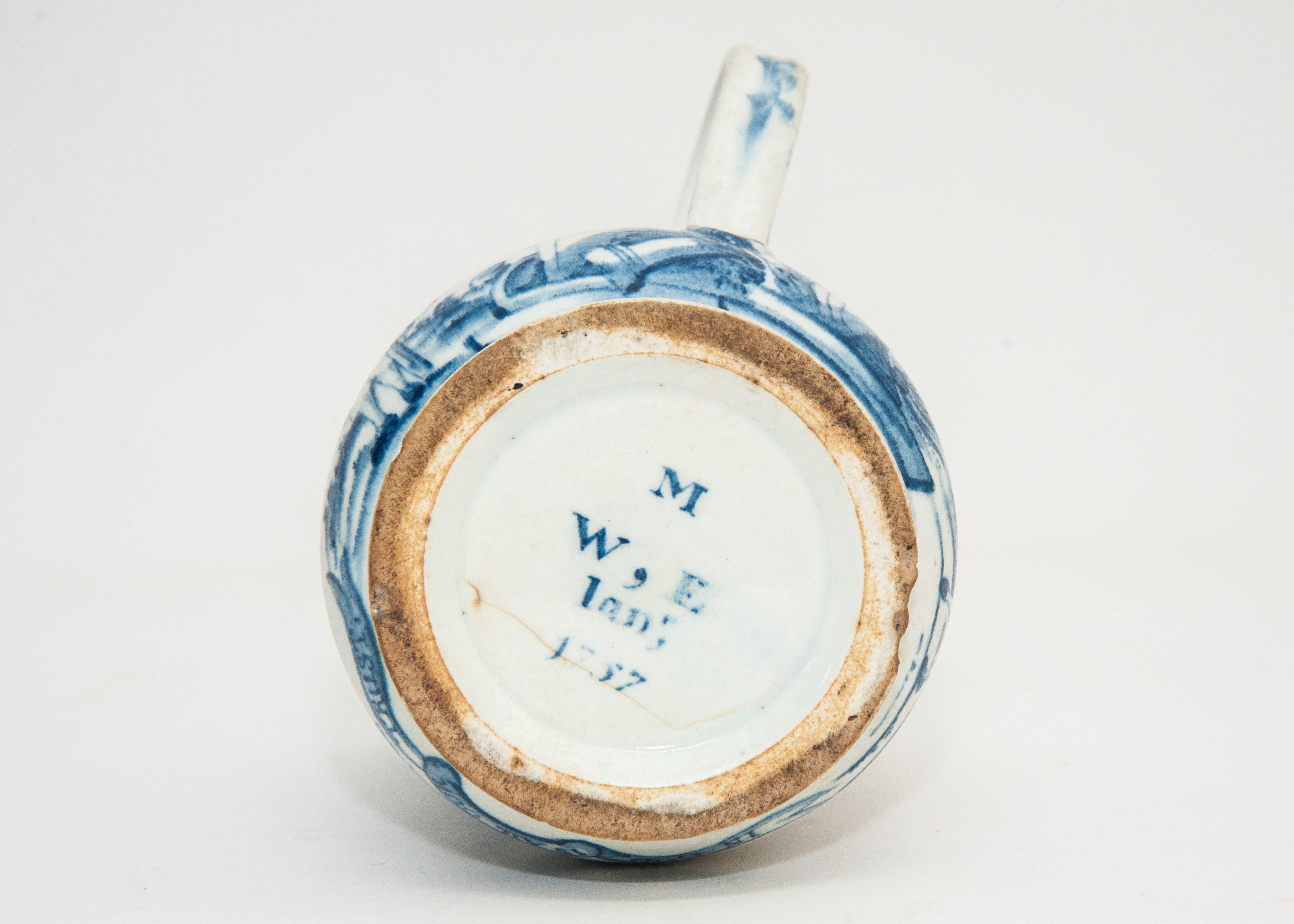 A rare English blue and white porcelain pint mug, - Image 5 of 16