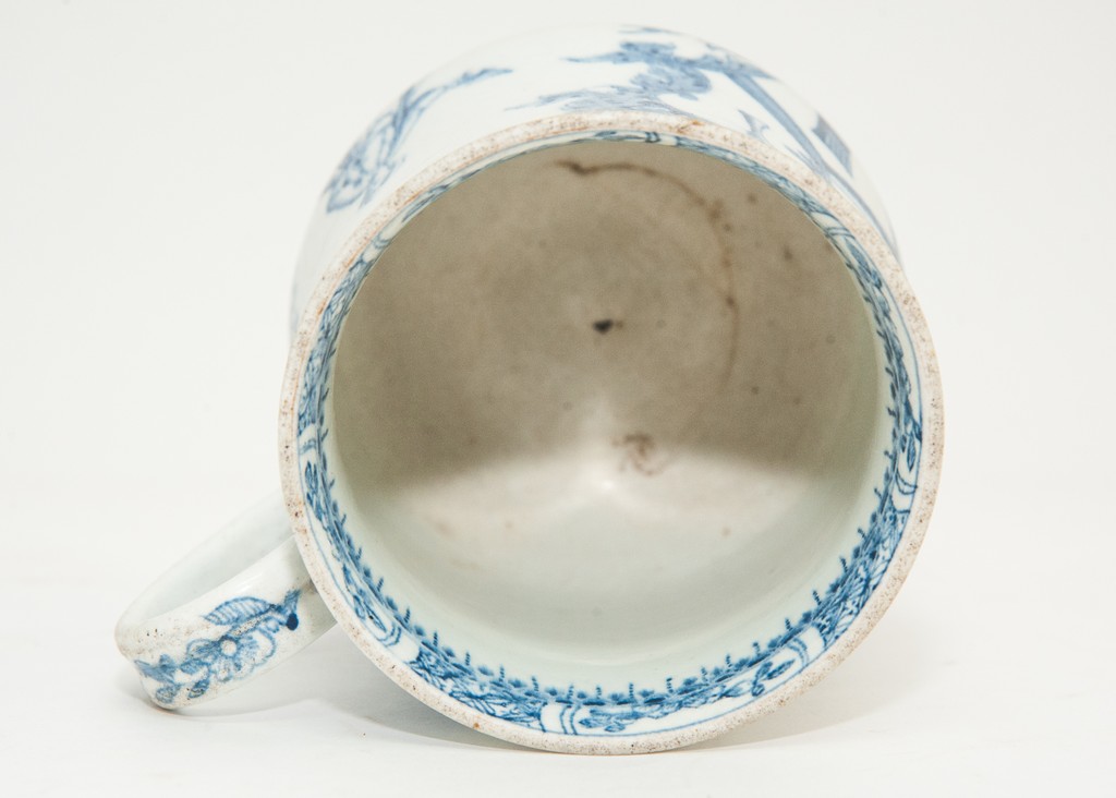 A rare English blue and white porcelain pint mug, - Image 15 of 16