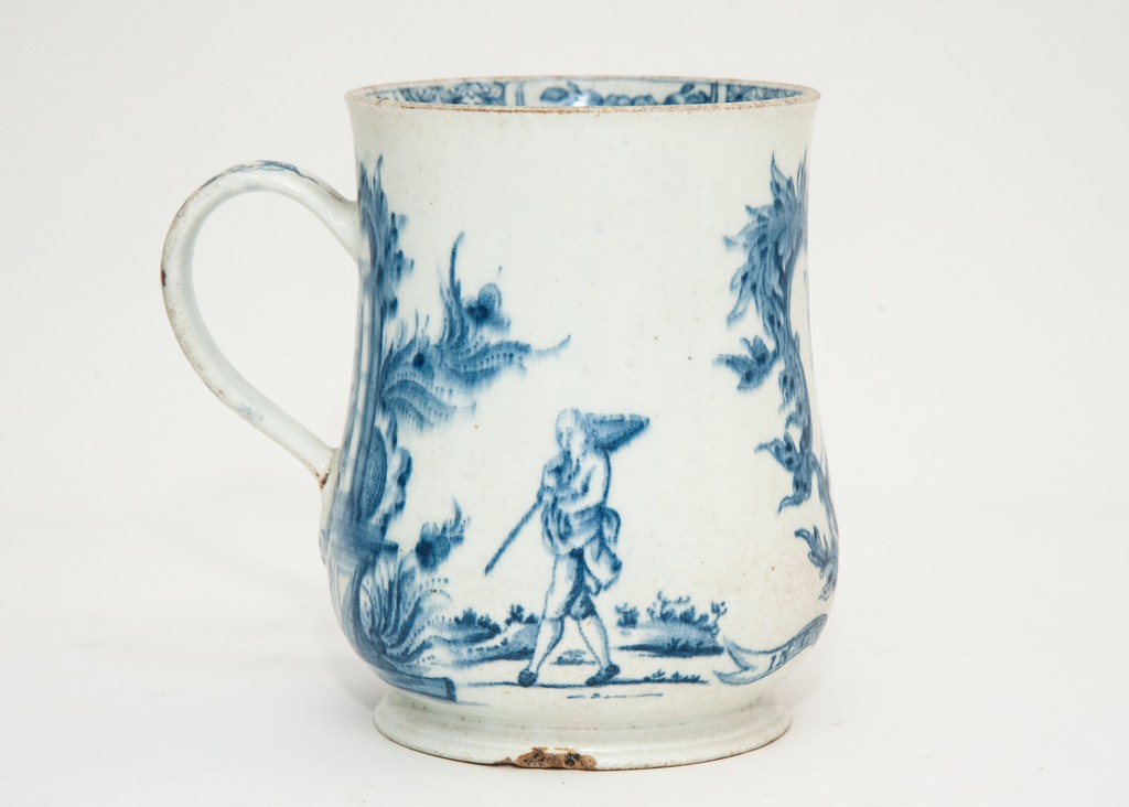 A rare English blue and white porcelain pint mug, - Image 12 of 16