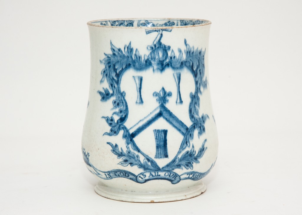 A rare English blue and white porcelain pint mug, - Image 11 of 16