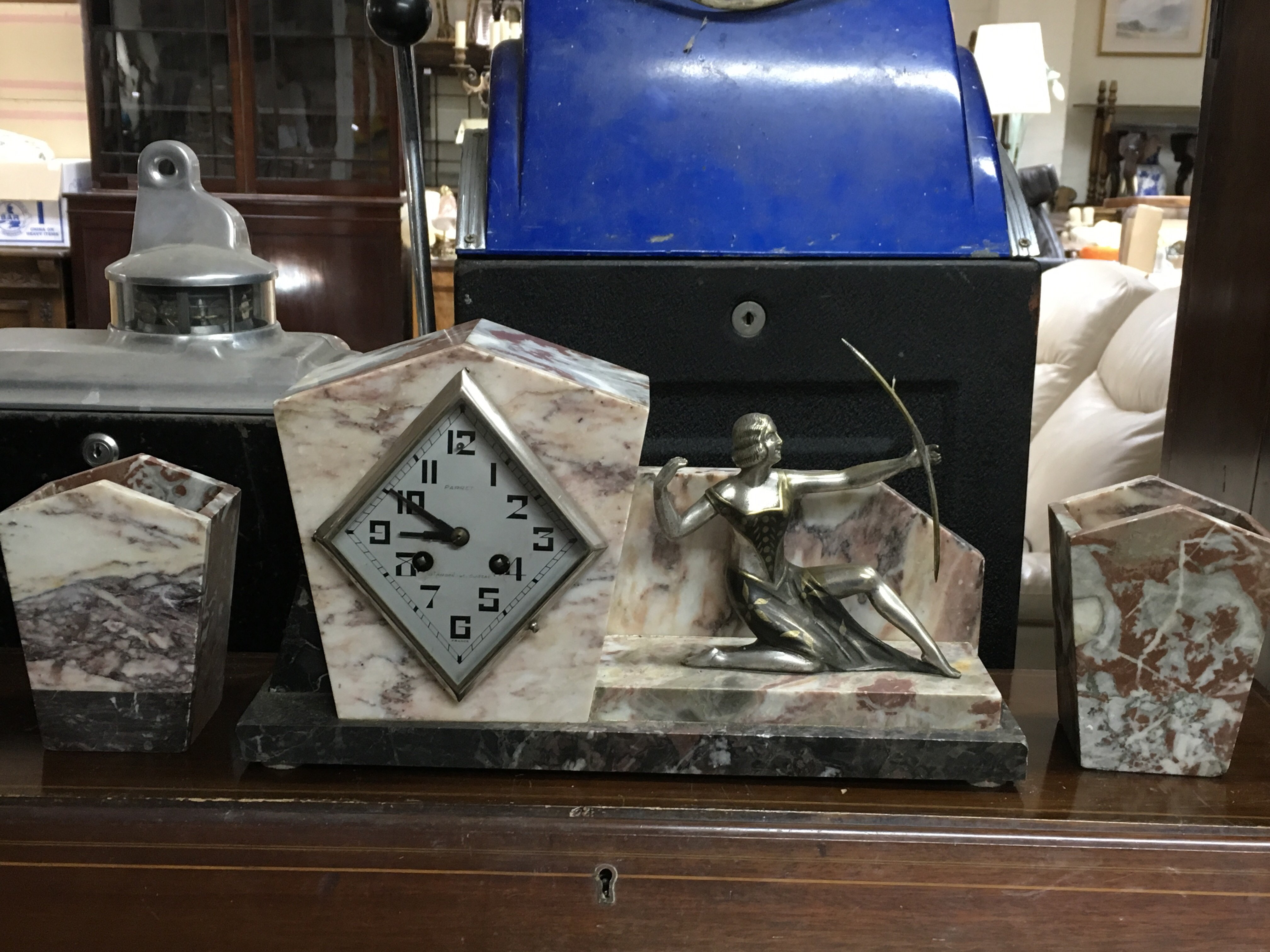An Art Deco eight day marble mantle clock decorate - Image 3 of 3