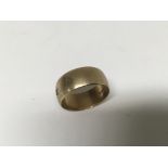 A 9ct gold ring stone missing 6 grams Approx