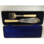 A cased set of silver fish servers Sheffield hallmarks 1937