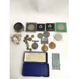 Two silver condiment pots, two WW1 medals, a Unite