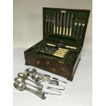 A canteen of silver plated cutlery plus some loose