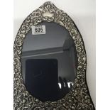 A oval silver modern photo frame 30 cm