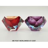 A pair of Murano Sommerso glass bowls with red and purple colouration, each 12.5cm in diameter.