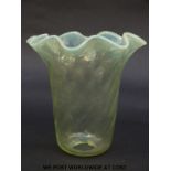 An Art Nouveau vaseline glass lamp shade, 14cm tall.