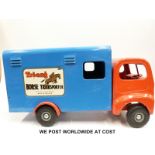 Tri-ang large scale tin plate model Horse Transporter painted in red and blue livery