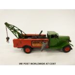 Tri-ang Minic tin plate clockwork Breakdown Lorry with green and red body and red hubs