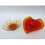 Murano bowl of orange and red colouration in the form of a stylized heart (25cm in diameter)