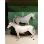 Royal Doulton Desert Orchid in original box and a Royal Doulton grey racehorse