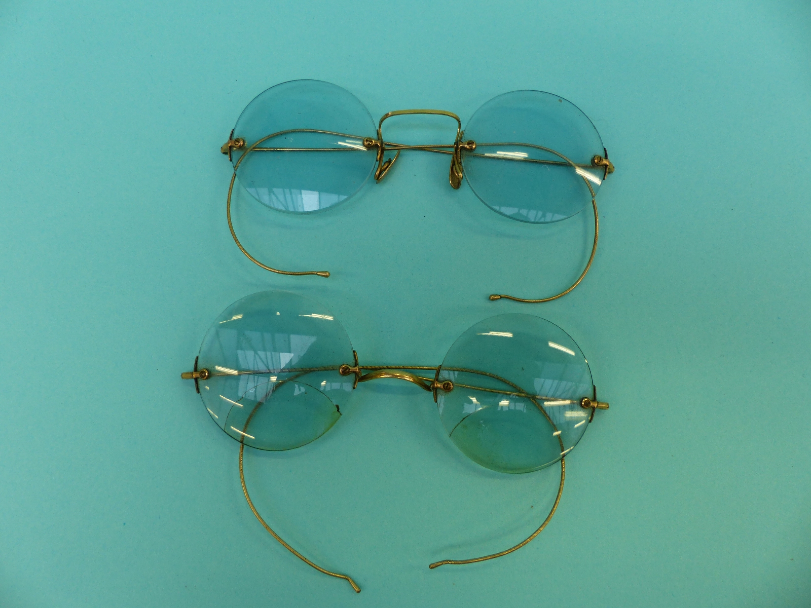 A collection of early spectacles/glasses including coloured lenses, gold plated, Georgian, - Image 3 of 6