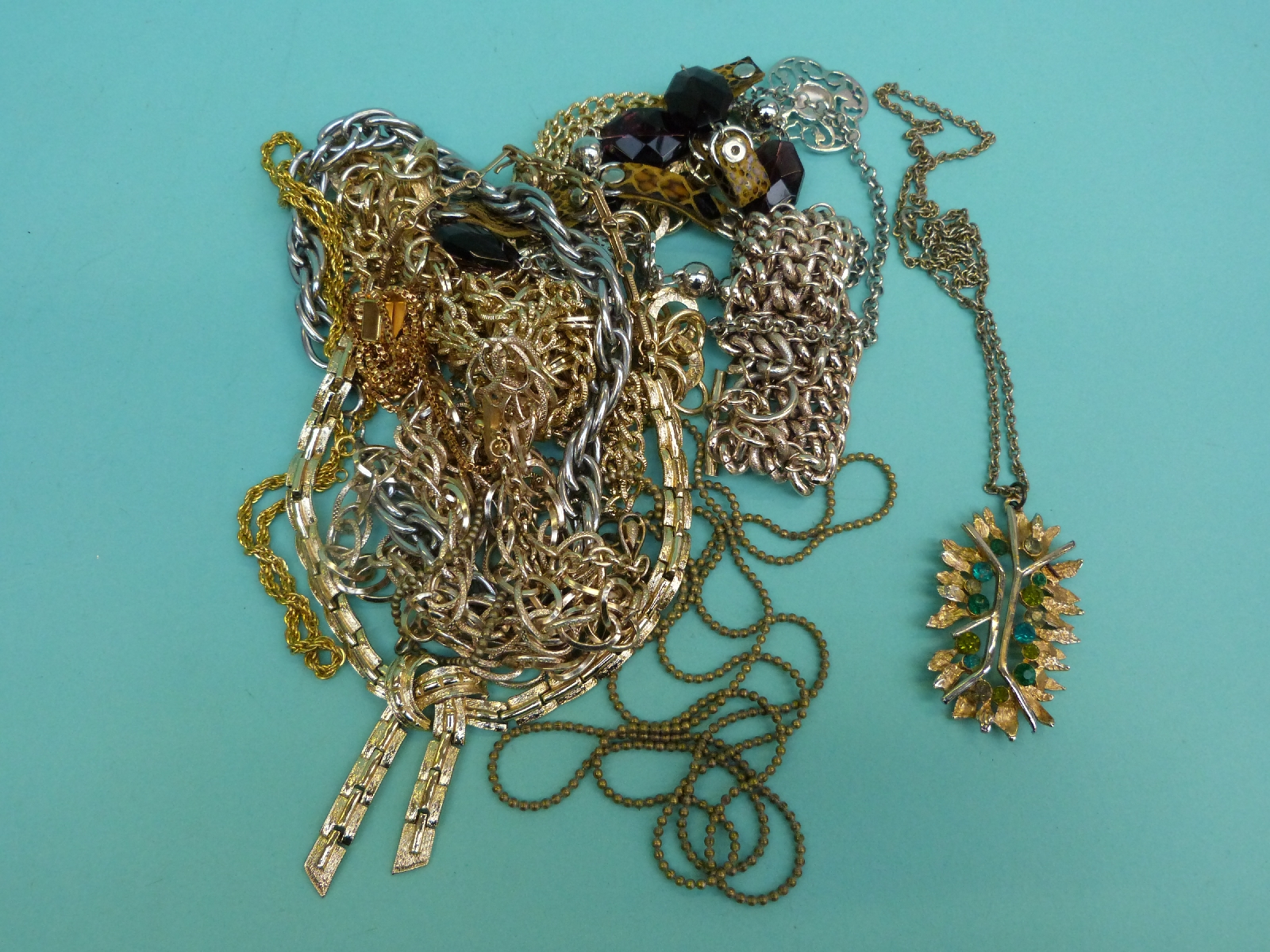 A collection of beaded necklaces to include glass beads, - Image 3 of 7