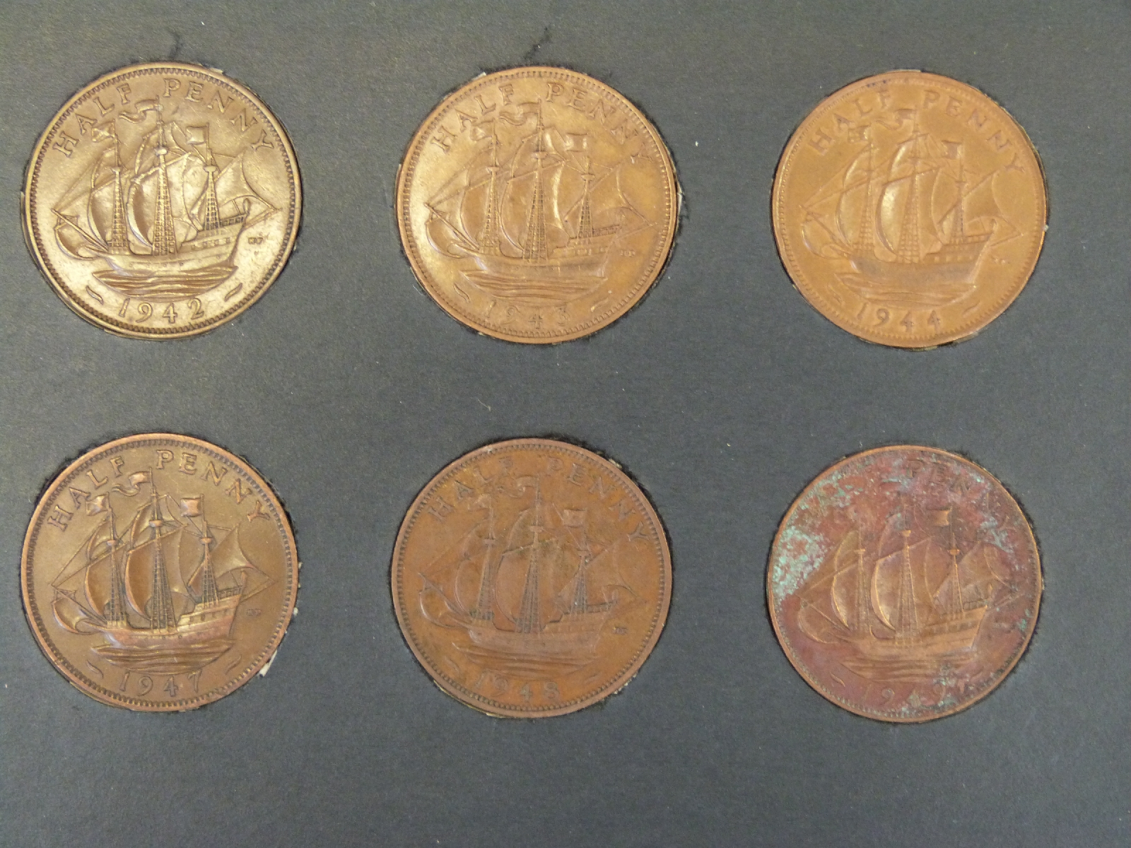 An amateur collection of farthings to include George III Hibernia VF, larger Victorian examples, - Image 3 of 8