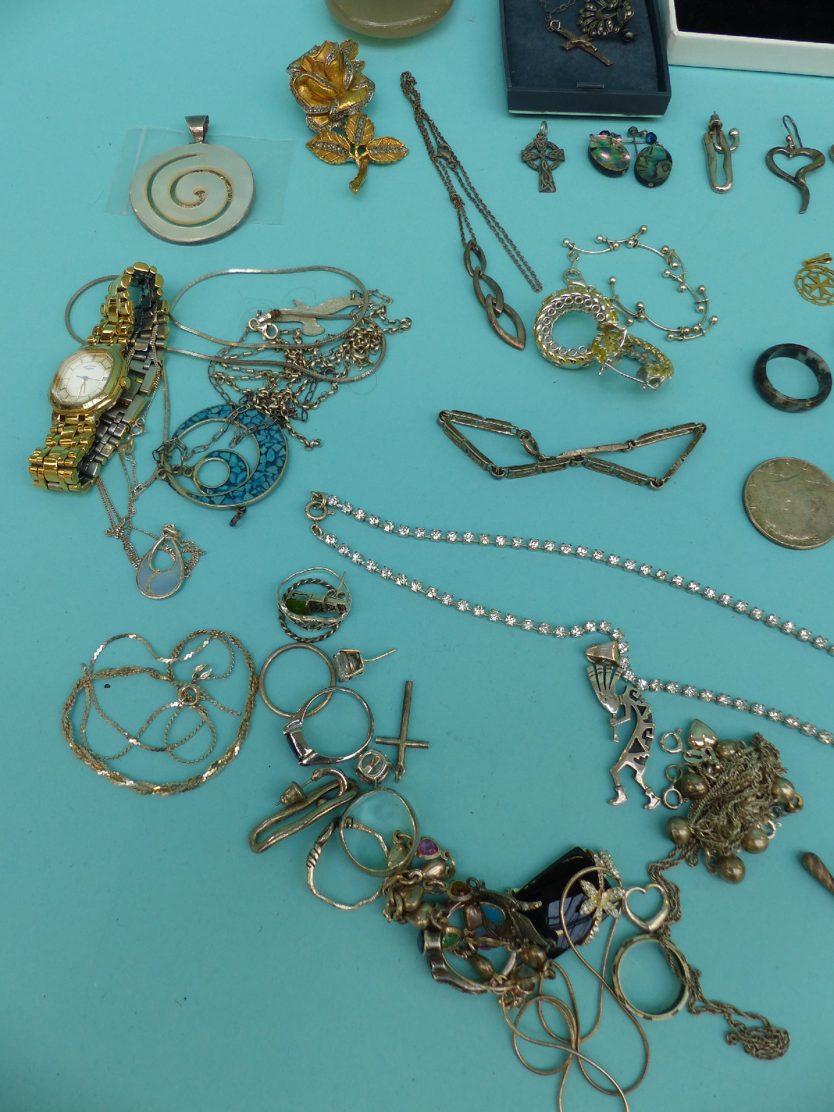A collection of silver jewellery to include necklaces, bracelets, earrings, rings, marcasite brooch, - Image 3 of 17