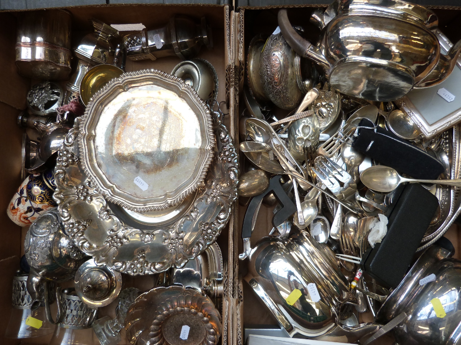 A large quantity of silver plate and other metalware including teaware, trays, tazzas, - Image 3 of 4