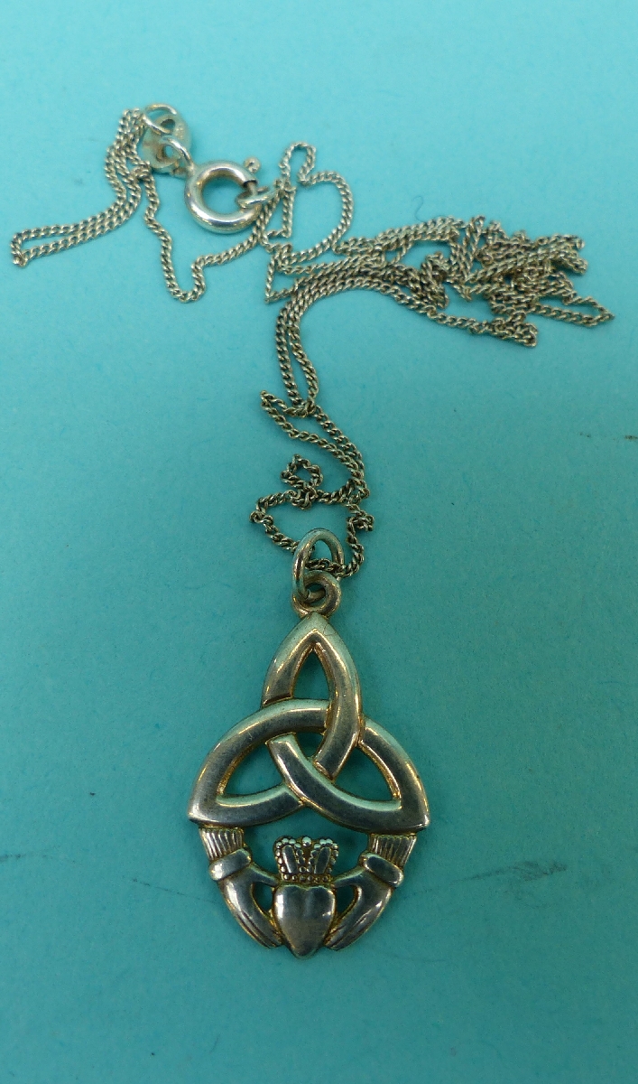 Three silver necklaces, three silver heart lockets, silver and mother of pearl bracelet, - Image 3 of 16