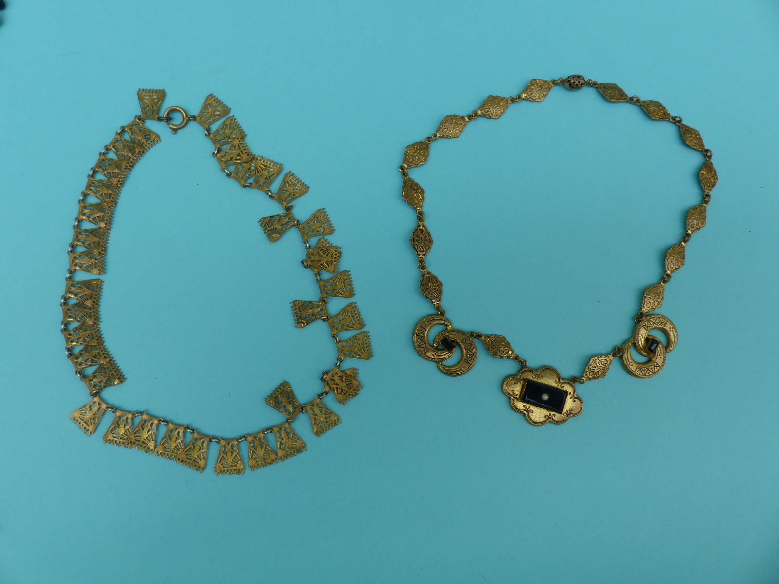 A collection of jet jewellery including carved necklaces, French jet, - Image 2 of 7